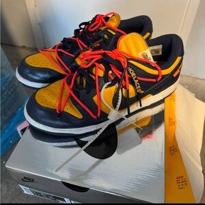 Off white Michigan dunk size 11